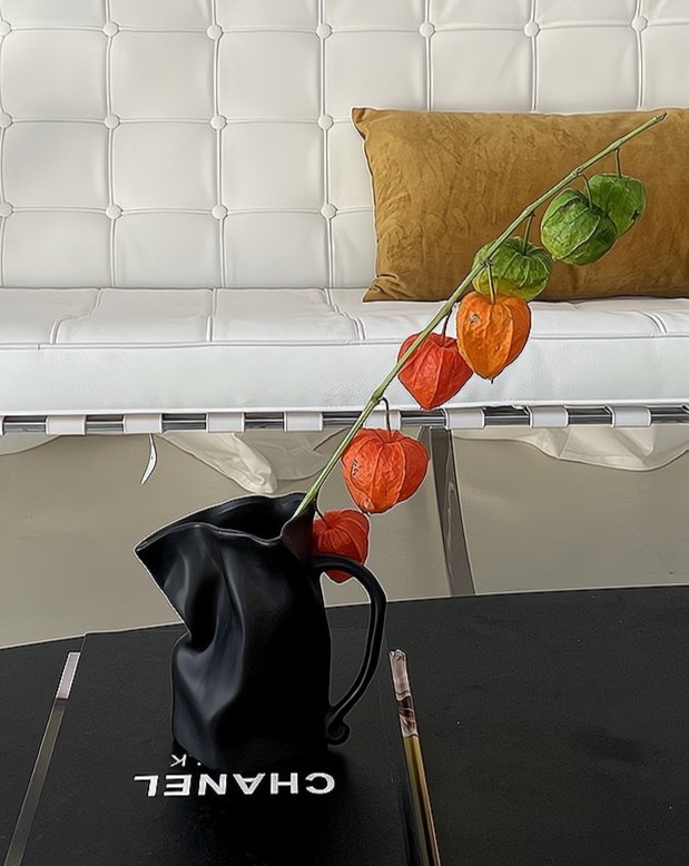 Vase Pli — céramique froissée faite main